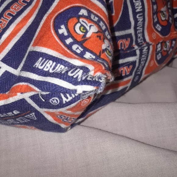 Auburn pillow - Picture 5 of 5